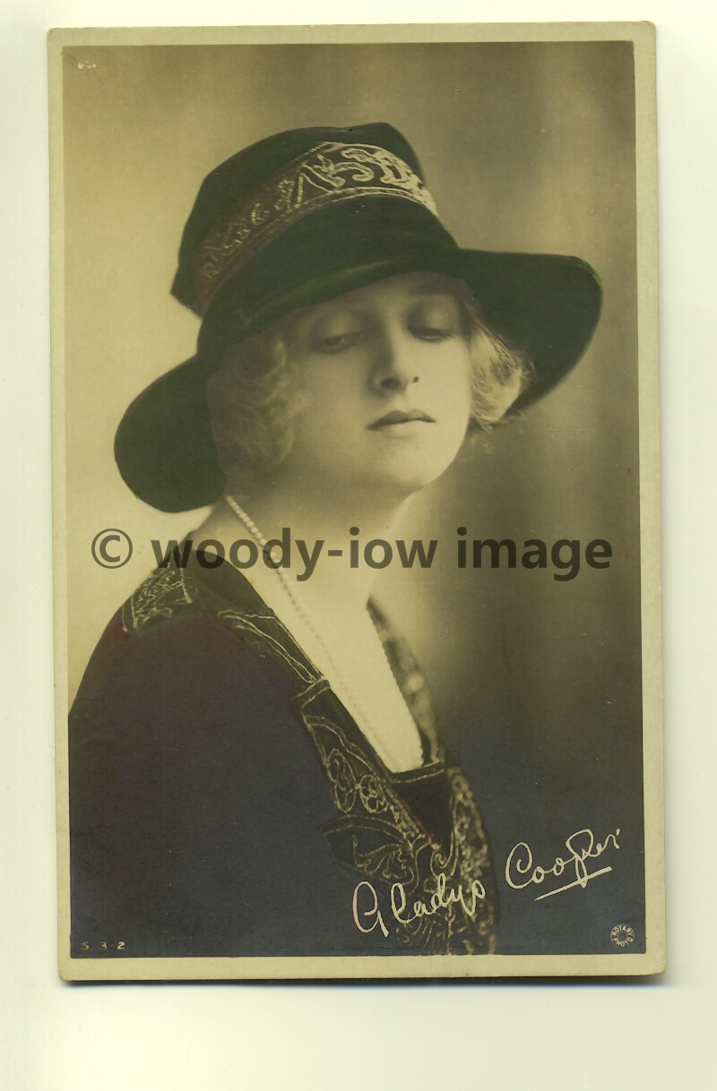 q542 Queen Elizabeth II Coronation Queen & ladies in waiting Royalty postcard eBay